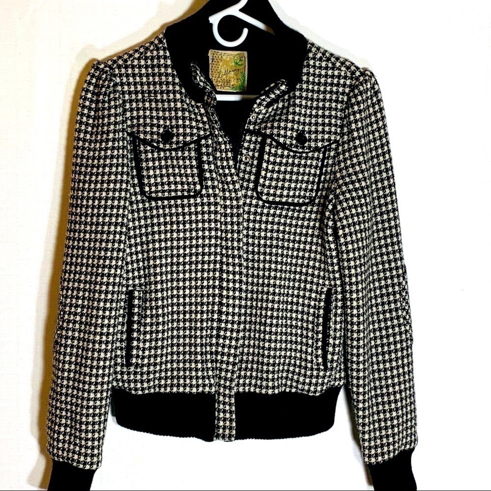 𝅺BILLABONG Vintage Jacket, Size XS, Black & White